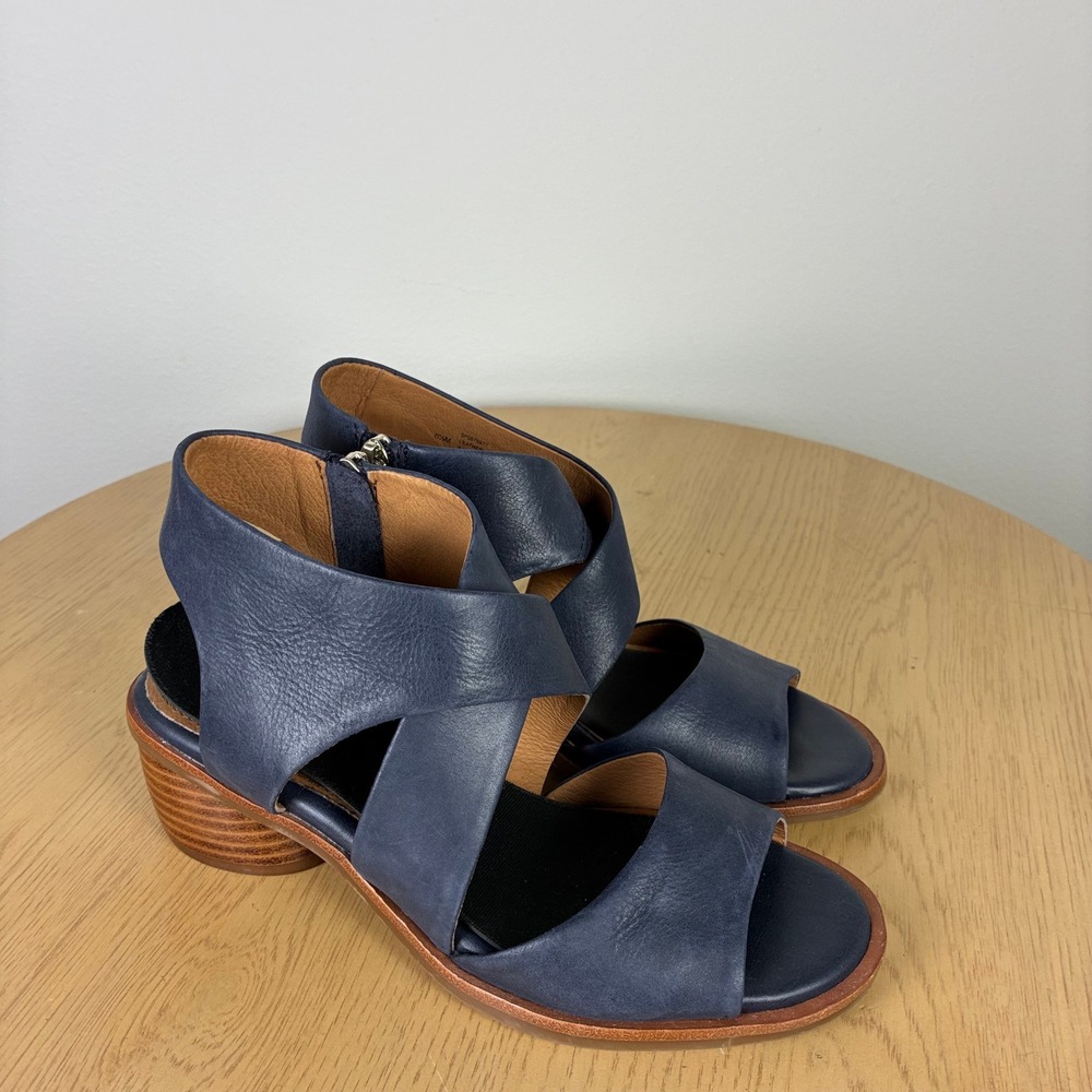 Sofft Leather Cross Strap Block Heel Sandals Womens 6.5M Comfort Neutral